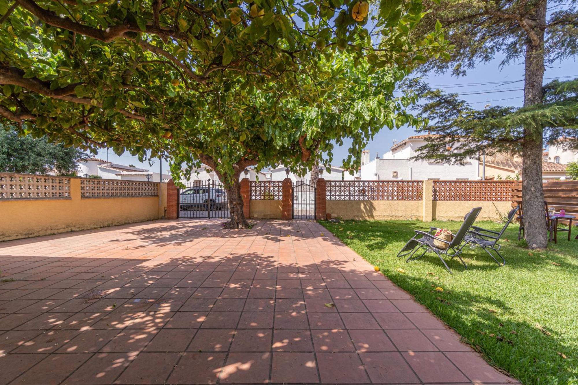 Apart-Rent Casa Con Jardin Pani 0081 Empuriabrava Eksteriør bilde